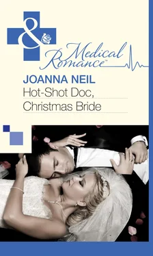 Joanna Neil Hot-Shot Doc, Christmas Bride обложка книги