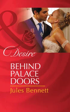 Jules Bennett Behind Palace Doors обложка книги