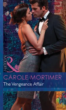 Carole Mortimer The Vengeance Affair обложка книги