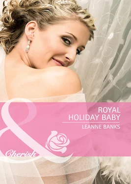 Leanne Banks Royal Holiday Baby обложка книги