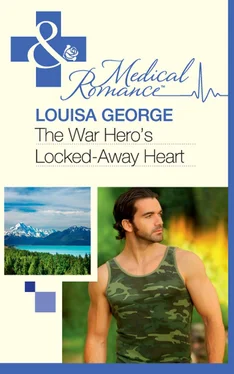 Louisa George The War Hero's Locked-Away Heart обложка книги