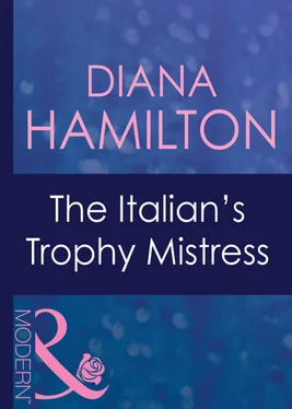 Diana Hamilton The Italian's Trophy Mistress обложка книги
