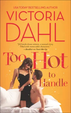 Victoria Dahl Too Hot to Handle обложка книги