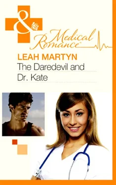 Leah Martyn Daredevil and Dr Kate обложка книги