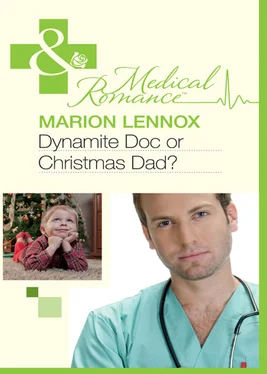 Marion Lennox Dynamite Doc or Christmas Dad? обложка книги