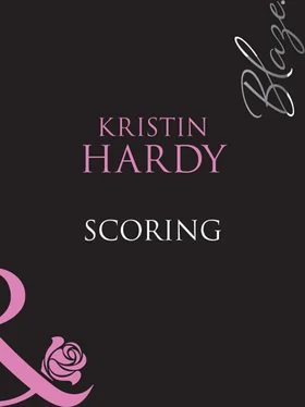 Kristin Hardy Scoring обложка книги