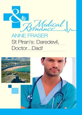 Anne Fraser St Piran's: Daredevil, Doctor...Dad! обложка книги