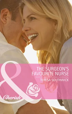 Teresa Southwick The Surgeon's Favourite Nurse обложка книги