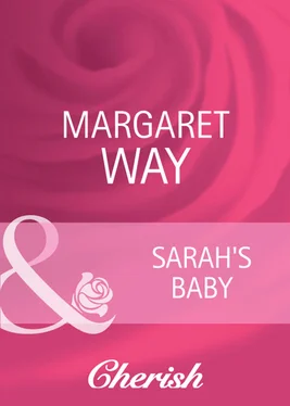 Margaret Way Sarah's Baby обложка книги