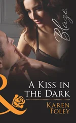 Karen Foley - A Kiss in the Dark