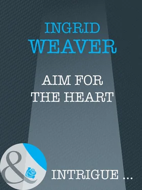 Ingrid Weaver Aim for the Heart обложка книги