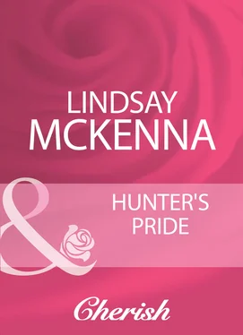 Lindsay McKenna Hunter's Pride обложка книги
