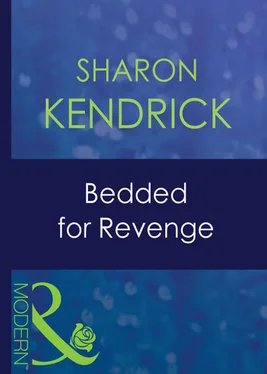 Sharon Kendrick Bedded For Revenge обложка книги