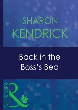 Sharon Kendrick Back In The Boss's Bed обложка книги
