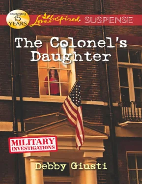 Debby Giusti The Colonel's Daughter обложка книги
