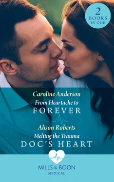 Alison Roberts From Heartache To Forever / Melting The Trauma Doc's Heart обложка книги