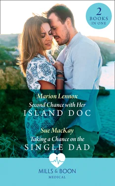 Sue MacKay Second Chance With Her Island Doc / Taking A Chance On The Single Dad обложка книги