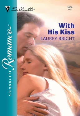 Laurey Bright With His Kiss обложка книги