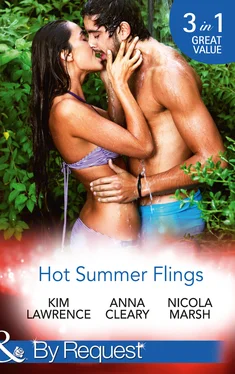 Nicola Marsh Hot Summer Flings обложка книги