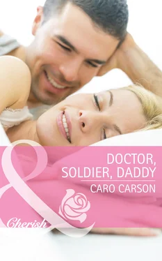 Caro Carson Doctor, Soldier, Daddy обложка книги