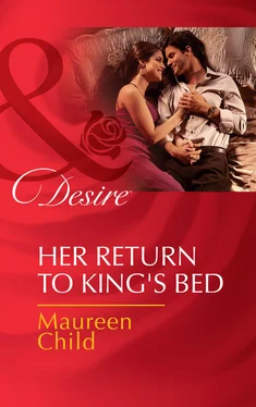 Maureen Child Her Return to King's Bed обложка книги