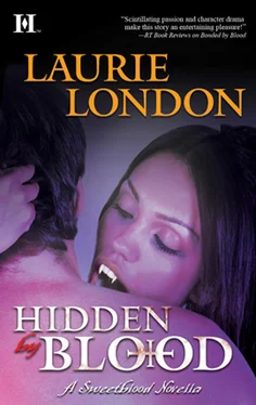 Laurie London Hidden by Blood обложка книги