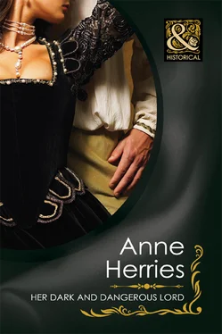 Anne Herries Her Dark and Dangerous Lord обложка книги