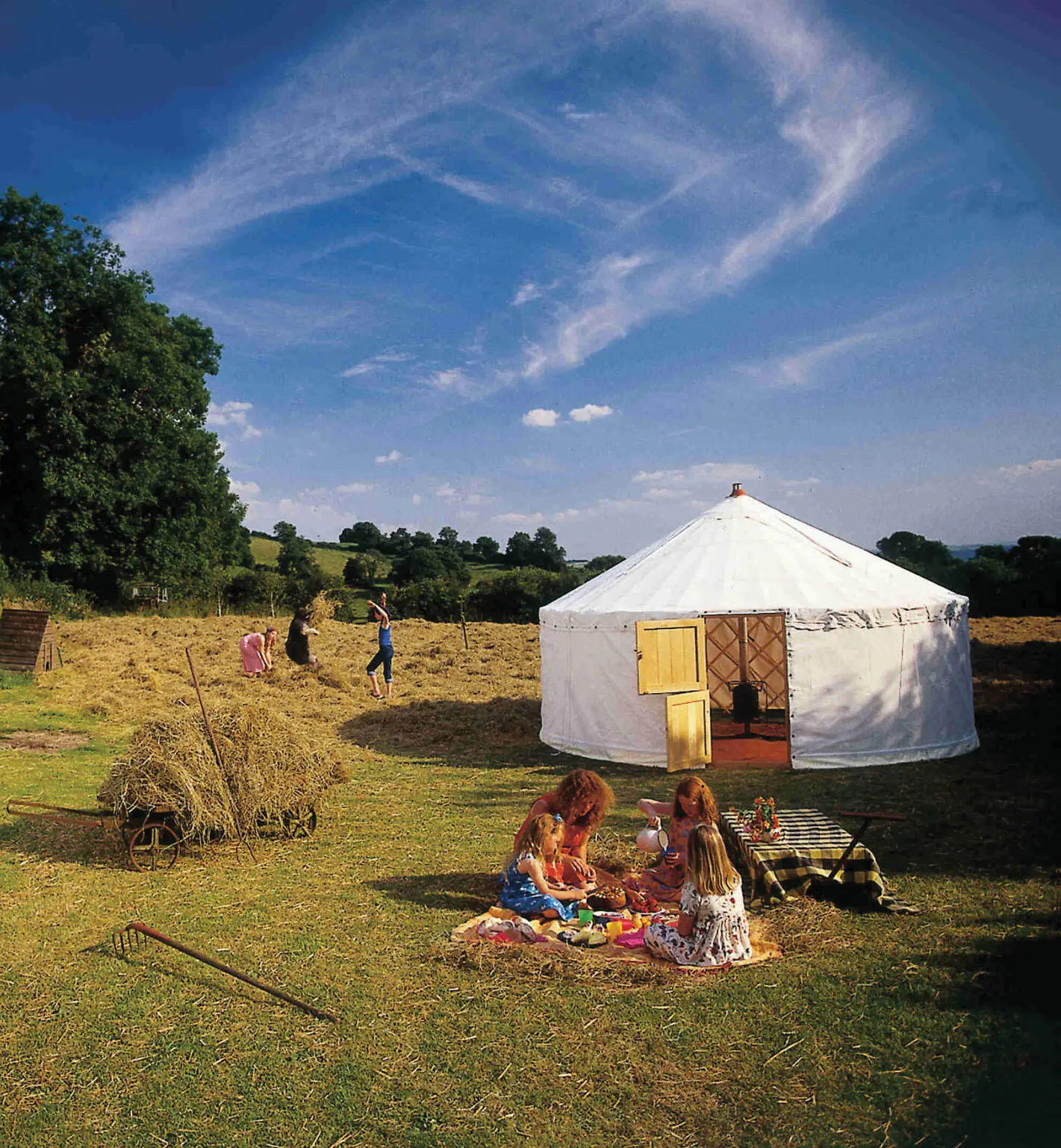 Picture credit Bruton Yurts intro whycampingiscool Its fun fashionable and - фото 8