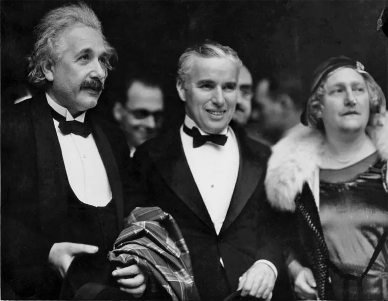 Супруги Эйнштейн и Чарли Чаплин во время второго визита в США 1931 г На - фото 125