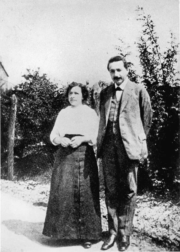 Альберт Эйнштейн и Милева Марич в Сербии 1905 г Он был доброжелателен но - фото 20