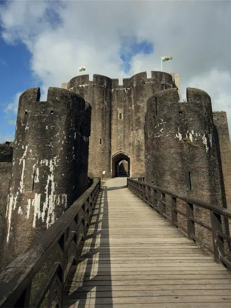 Two magnificent gatehouses at Caerphilly one of the largest castles in - фото 3