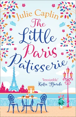 Julie Caplin The Little Paris Patisserie обложка книги