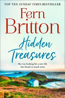 Fern Britton Hidden Treasures обложка книги