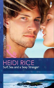 Heidi Rice Surf, Sea and a Sexy Stranger обложка книги