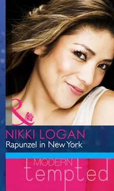 Nikki Logan Rapunzel in New York обложка книги