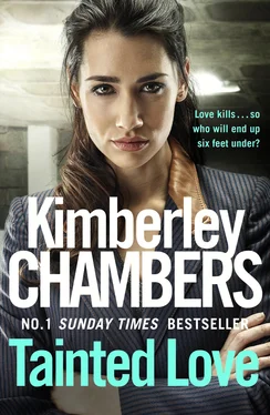 Kimberley Chambers Tainted Love обложка книги