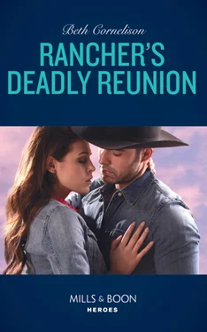 Beth Cornelison Rancher's Deadly Reunion обложка книги