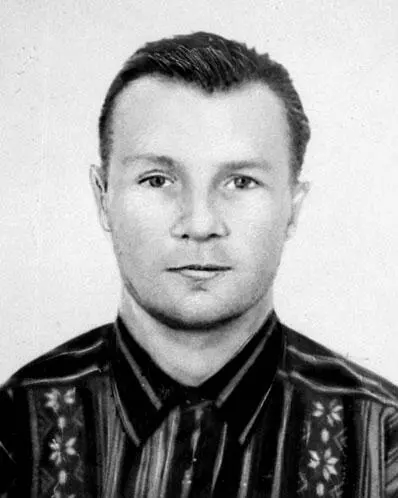 Александр Викторович Солоник киллер на счету которого десятки убийств в том - фото 7