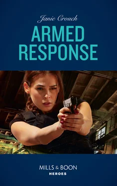 Janie Crouch Armed Response обложка книги