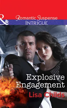 Lisa Childs Explosive Engagement обложка книги