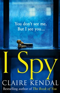 Claire Kendal I Spy обложка книги