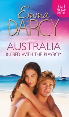 Emma Darcy Australia: In Bed with the Playboy обложка книги