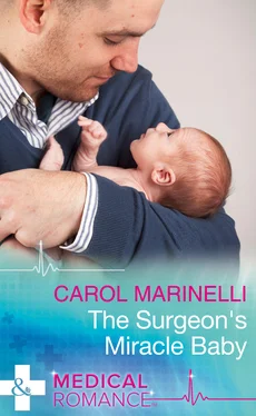 Carol Marinelli The Surgeon's Miracle Baby обложка книги