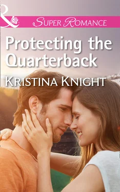 Kristina Knight Protecting The Quarterback обложка книги