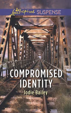 Jodie Bailey Compromised Identity обложка книги