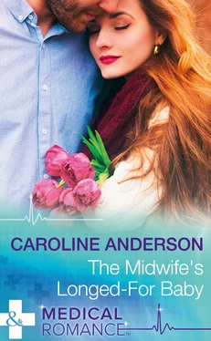Caroline Anderson The Midwife's Longed-For Baby обложка книги