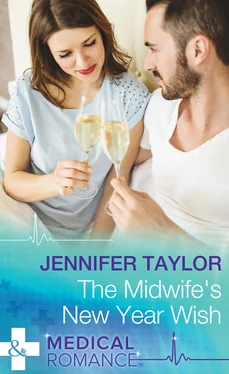 Jennifer Taylor The Midwife's New Year Wish обложка книги
