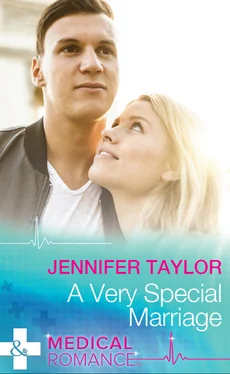 Jennifer Taylor A Very Special Marriage обложка книги