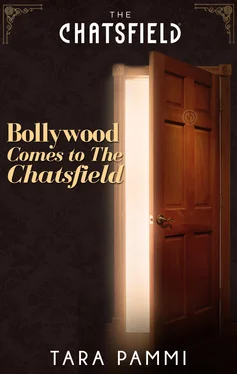 Tara Pammi Bollywood Comes to The Chatsfield обложка книги