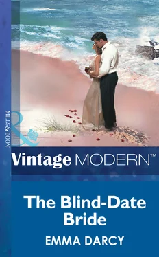 Emma Darcy The Blind-Date Bride обложка книги